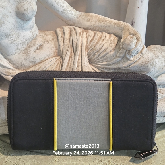 L.A.M.B. Gwen Stefani Zip Around Wallet Leather Designer Celebrity #187 - Picture 3 of 14